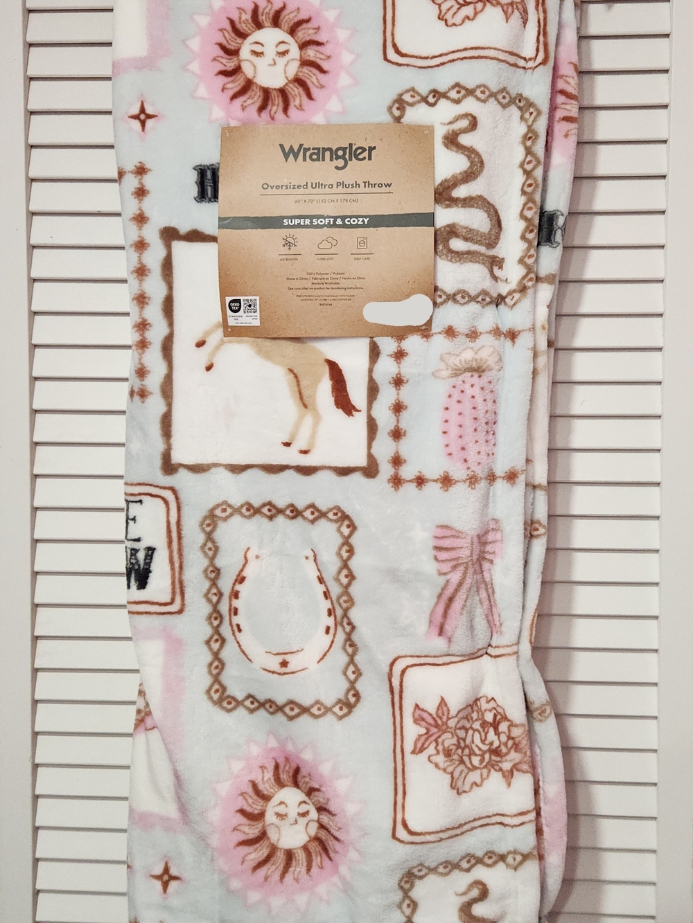 Wrangler Pastel Western Plush Throw Blanket in Pink, Cream & Light Blue